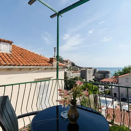 Entre Les Jardins Apartment